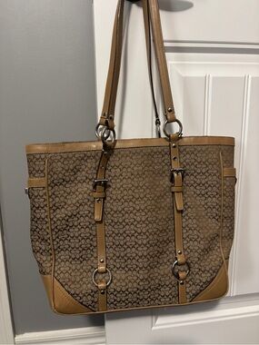 2007 Large Signature Gallery Coach Tote